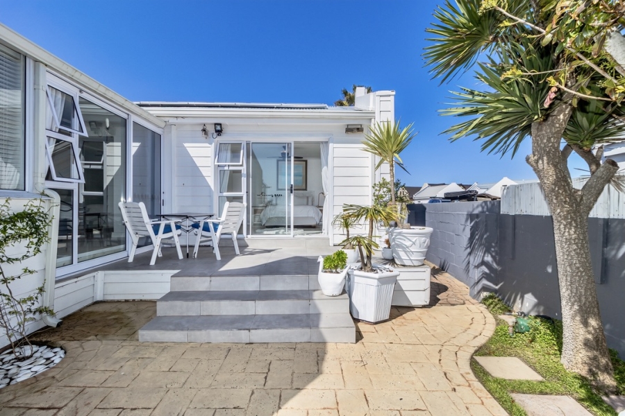 4 Bedroom Property for Sale in Grotto Bay Western Cape